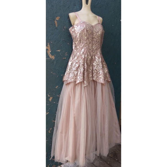 Vintage Inspired Pink Mauve Tulle and Sequin Strapless Formal Prom Party Dress - Picture 3 of 8